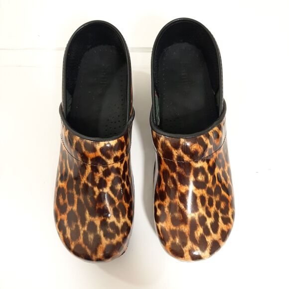 Sanita Clogs Sz 40 US 8.5 9 Leopard Cheetah Print Comfort Slip Resistant Shoes - Picture 7 of 14